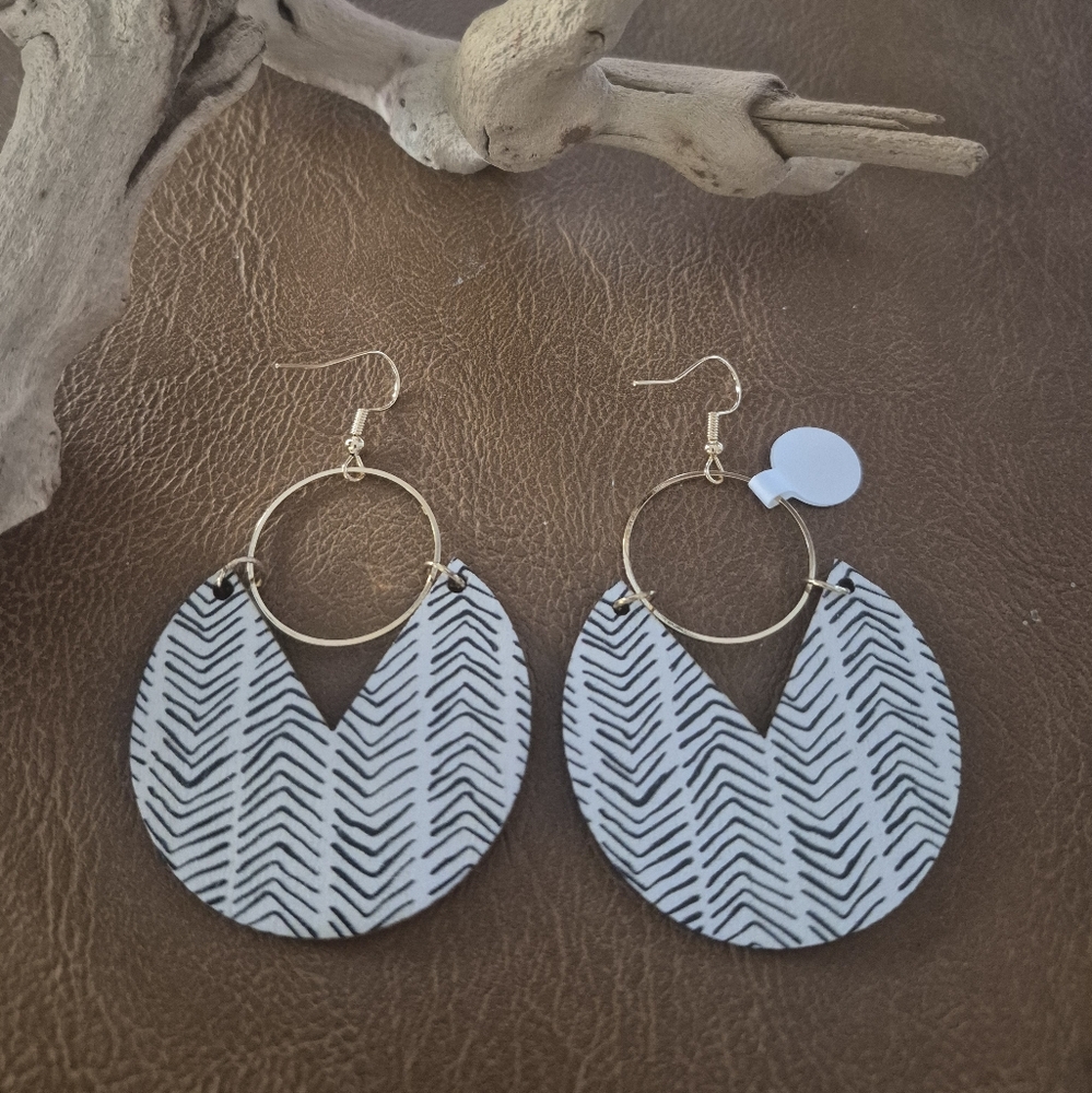 Light Wood Artful Earrings NeW